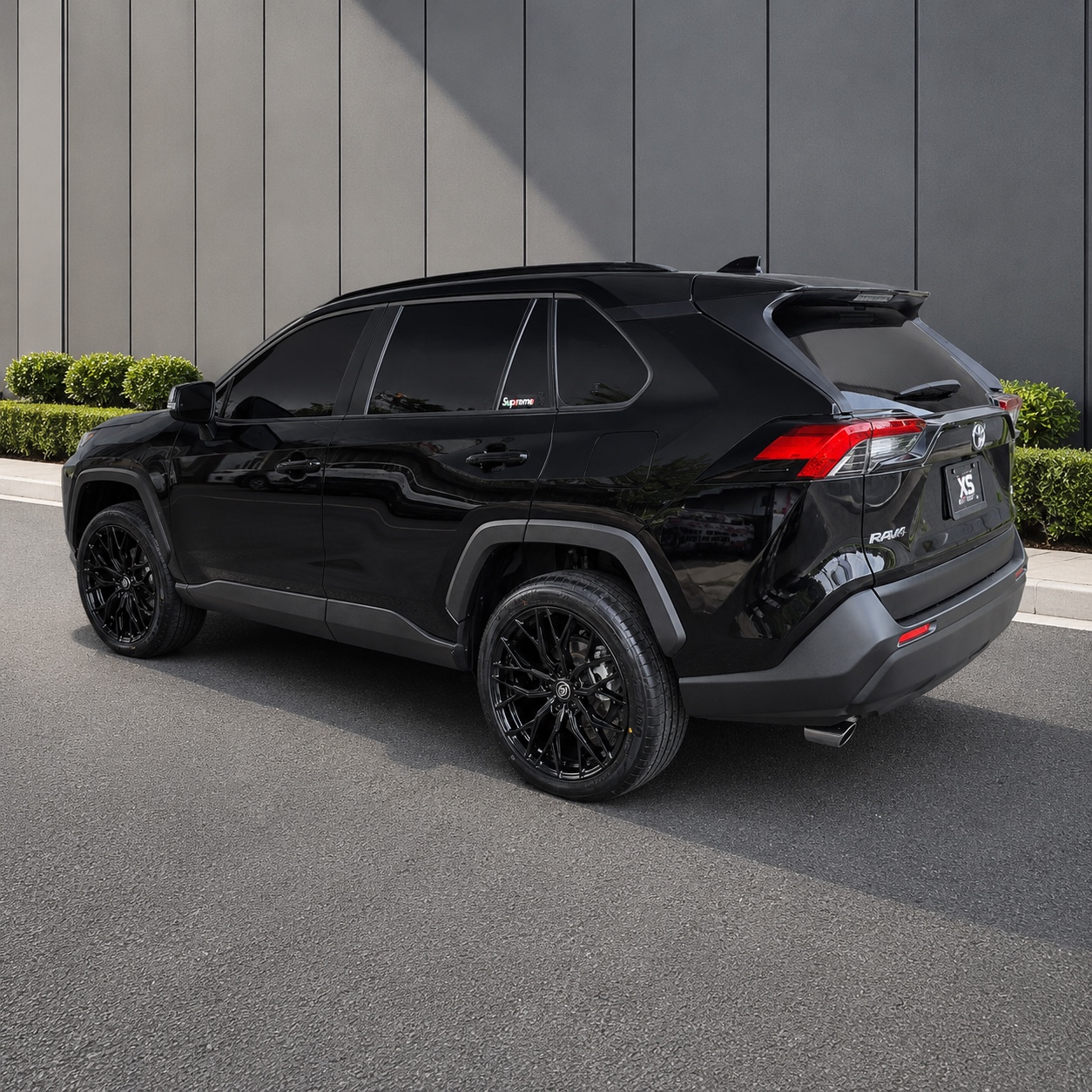 Toyota RAV4 con aros XS Wheels